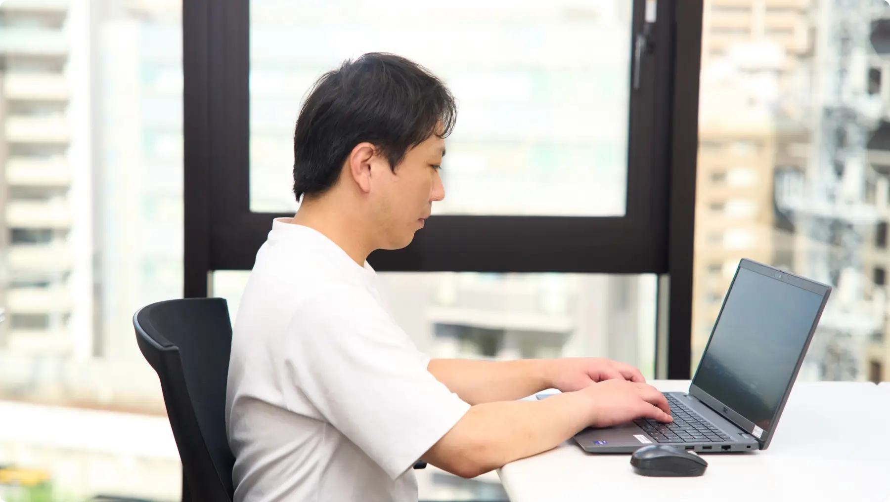 インタビューイメージ02